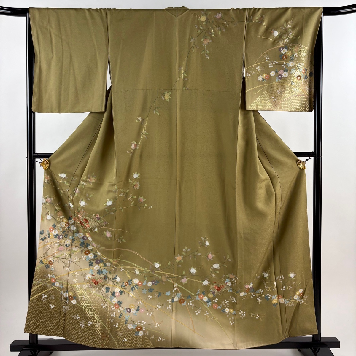 訪問着 身丈157cm 裄丈66cm M 袷 草花 扇面 金彩 刺繍 鶯色 正絹 秀品 【中古】拍卖