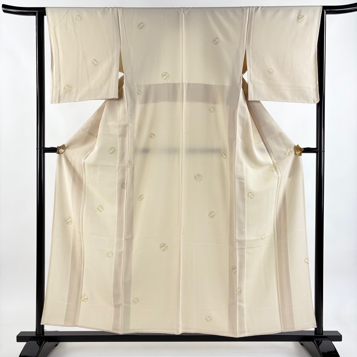 【美品】 小紋 身丈157cm 裄丈63cm S 単衣 雪輪 波頭 金彩 クリーム 正絹 秀品 【中古】拍卖