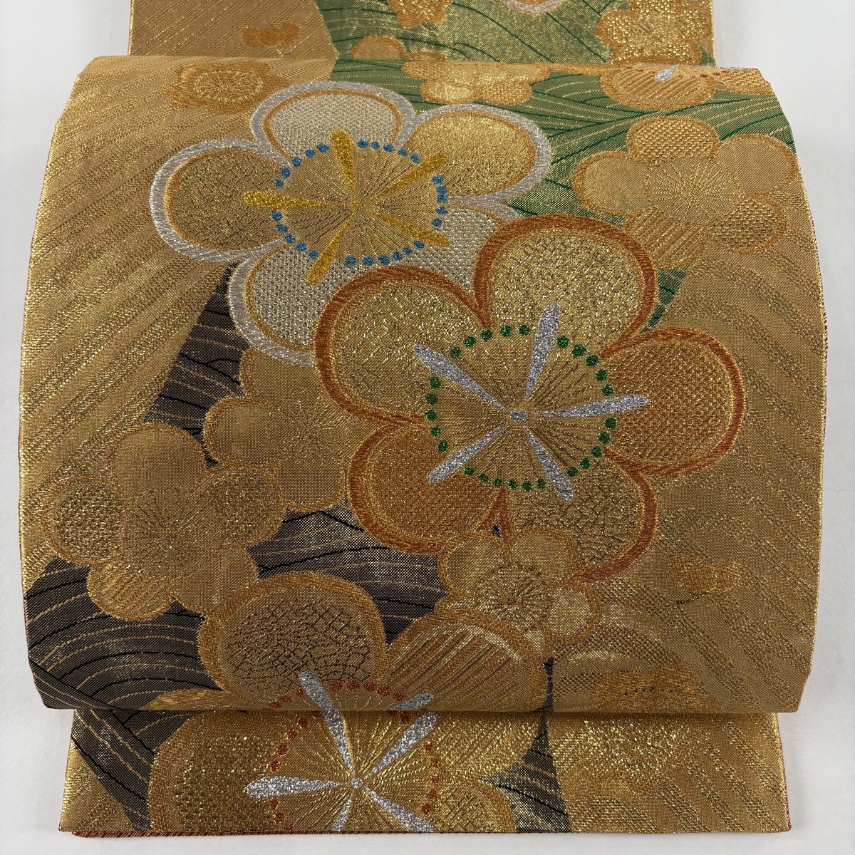 【美品】 袋帯 秀品 振袖向き 梅 金銀糸 箔 金色 六通 正絹 【中古】拍卖