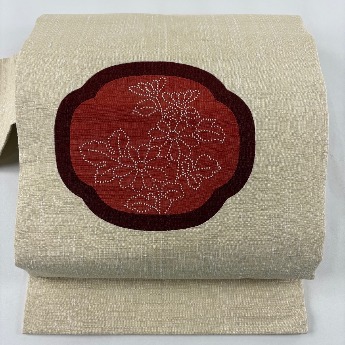 【美品】 名古屋帯 秀品 紬地 草花 刺子刺繍 ベージュ 正絹 【中古】拍卖