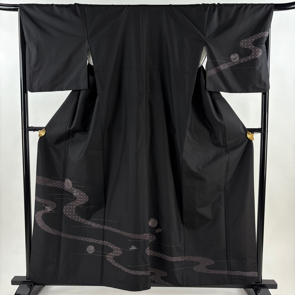 訪問着 身丈159cm 裄丈68cm L 袷 紬地 鞠 流水 刺繍 墨色 正絹 名品 【中古】拍卖