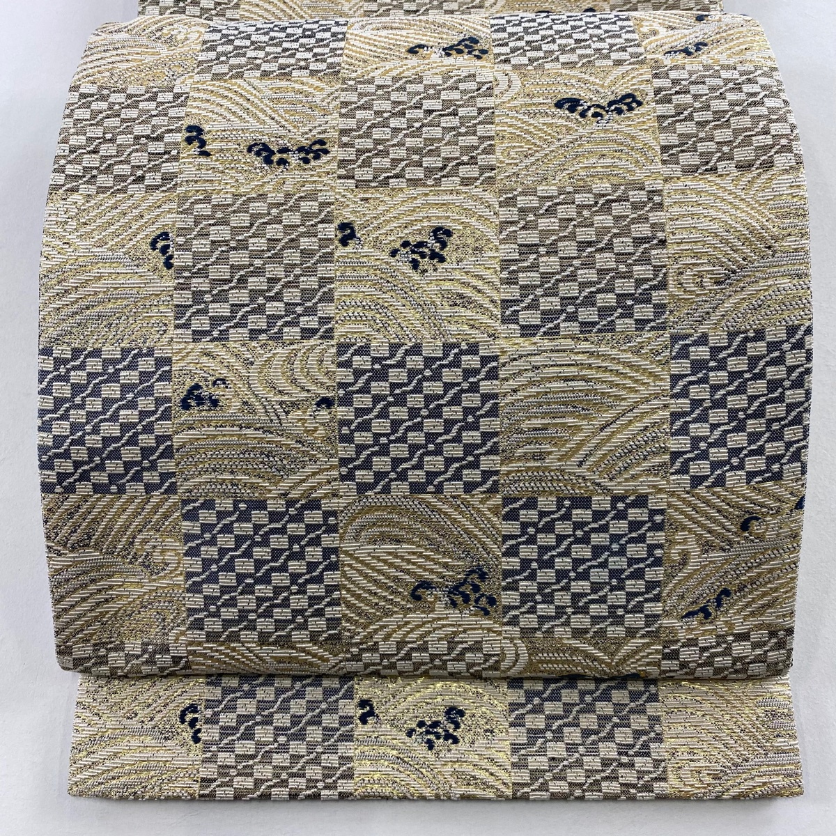 【美品】 袋帯 名品 市松 波 箔 クリーム 全通 正絹 【中古】拍卖
