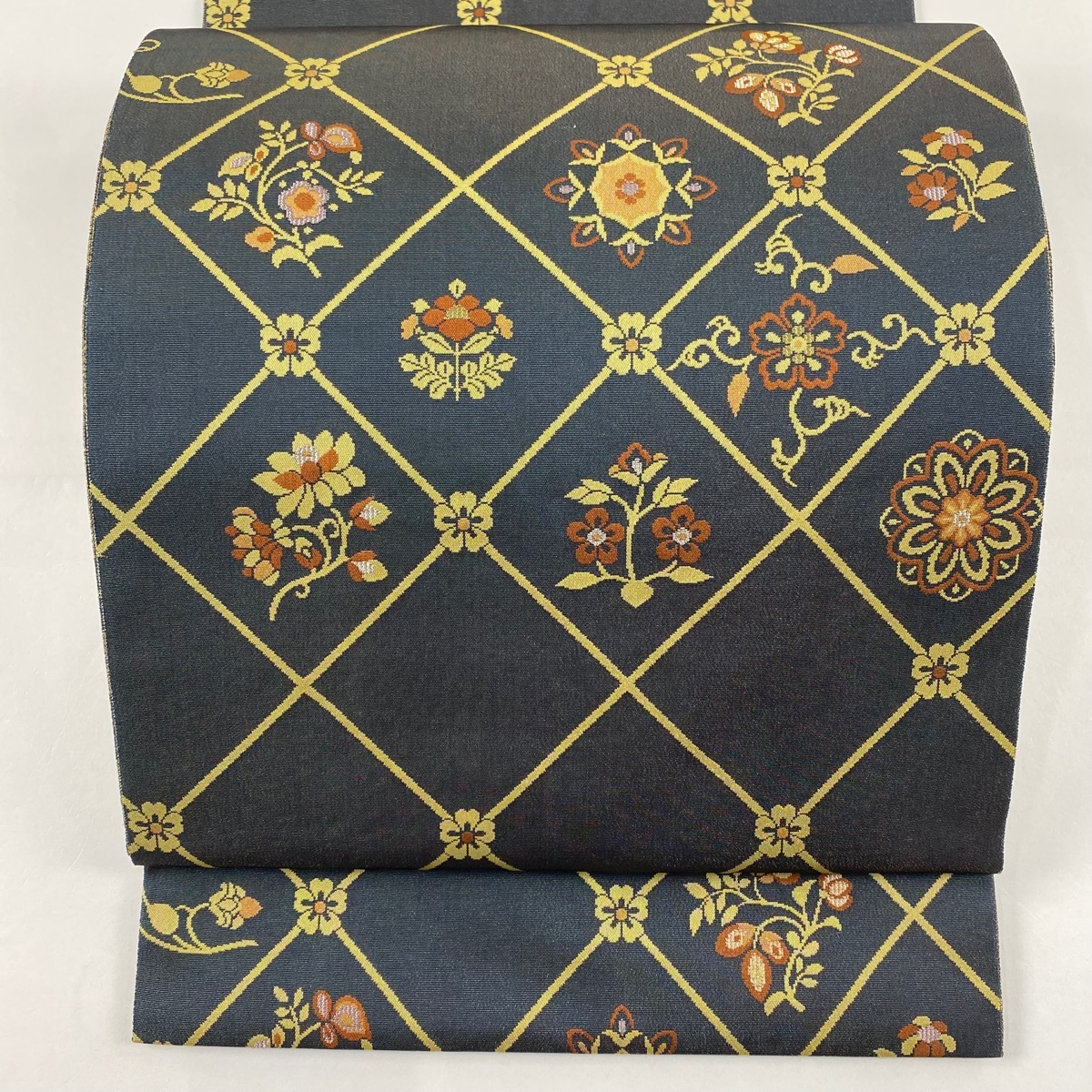 袋帯 秀品 落款 華文 斜め格子 金糸 灰色 全通 正絹 【中古】拍卖