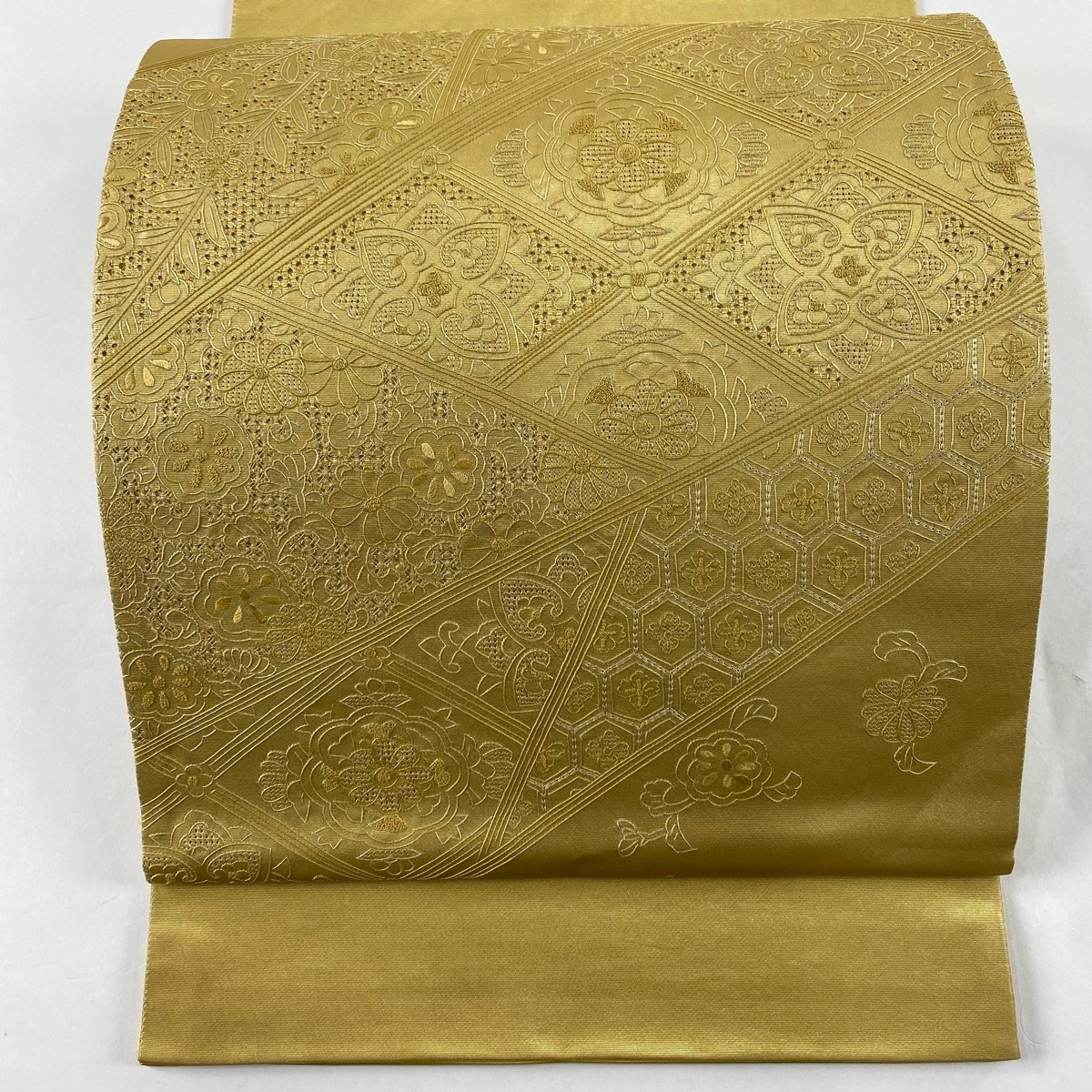 袋帯 秀品 華文 菱 蘇州刺繍 箔 薄茶色 お太鼓柄 正絹 【中古】拍卖