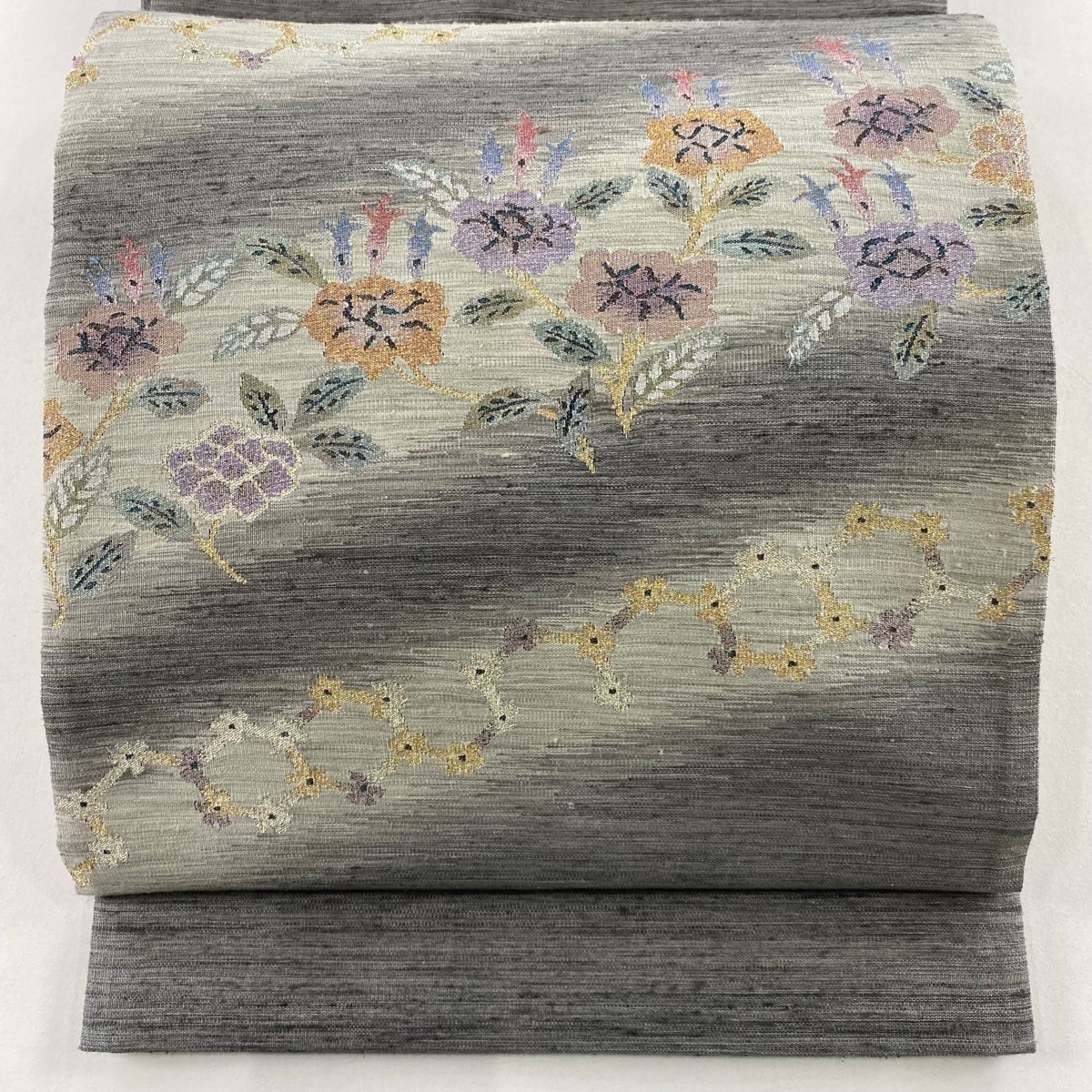 【美品】 袋帯 名品 やまと 草花 金銀糸 箔 灰色 お太鼓柄 正絹 【中古】拍卖