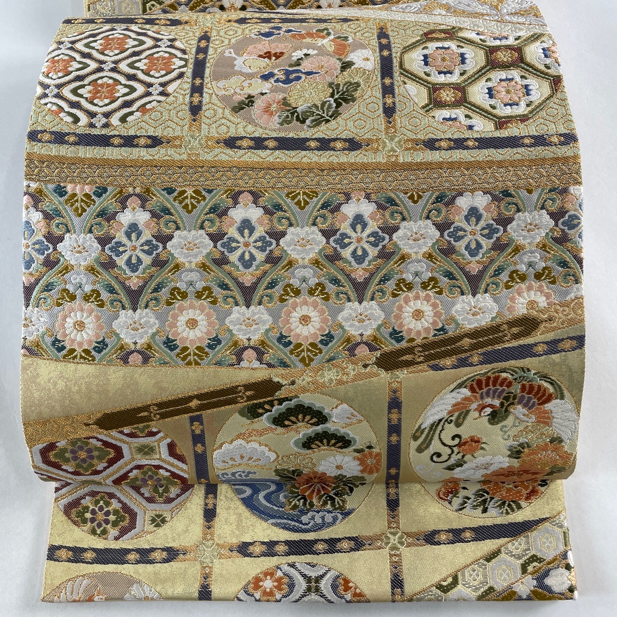 【在庫一掃】 袋帯 美品 名品 王朝天絵 金糸 箔 金色 六通 正絹 【中古】拍卖