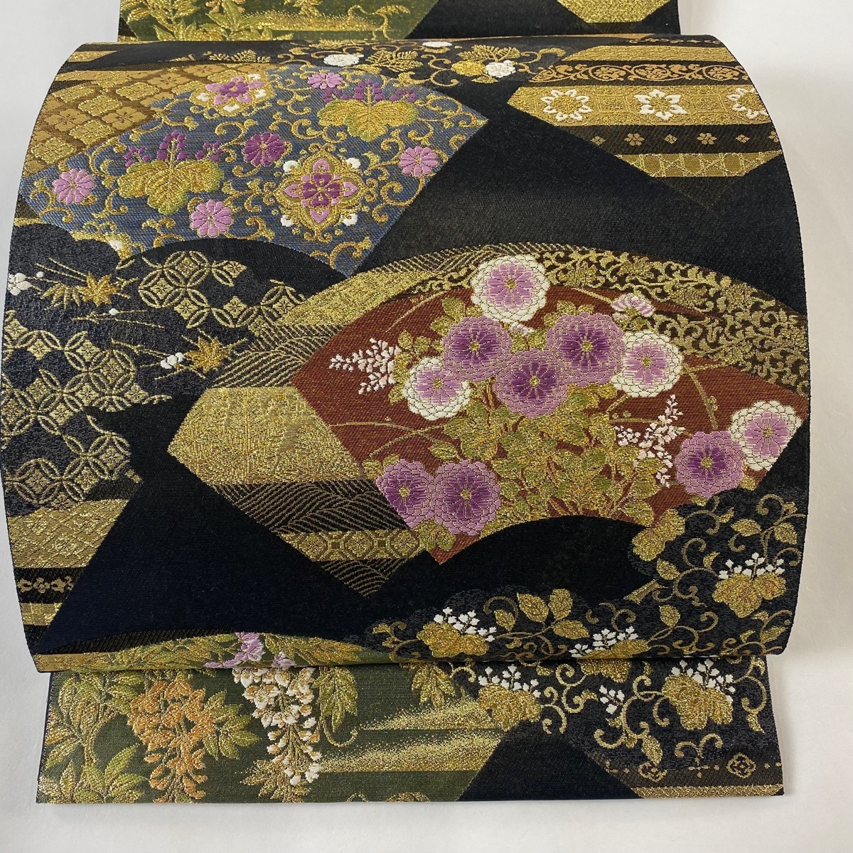 【在庫一掃】 袋帯 美品 逸品 じゅらく 落款 扇面 草花 金糸 箔 黒 お太鼓柄 正絹 【中古】拍卖