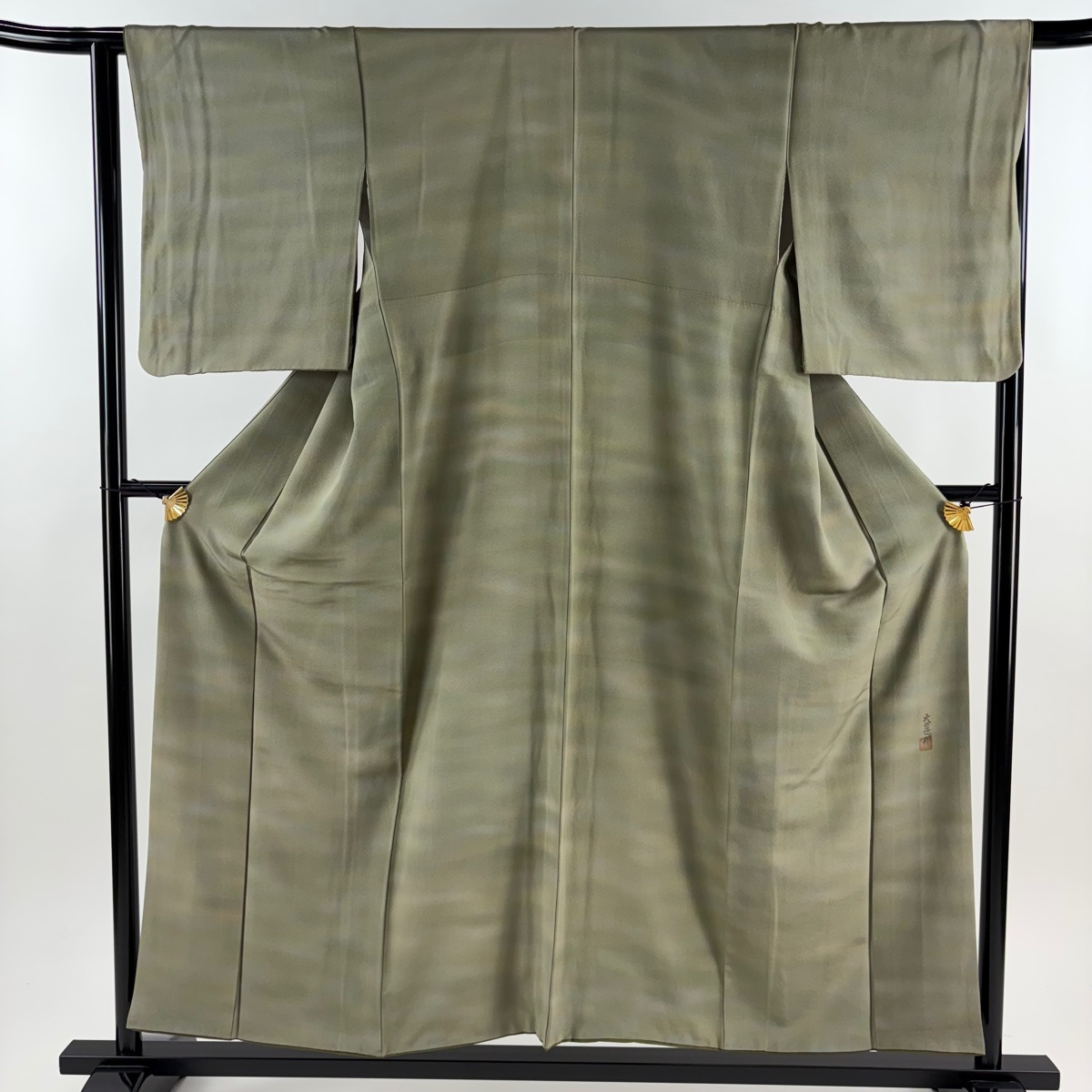 【美品】 小紋 身丈154cm 裄丈64cm M 袷 本郷大田子 大田子そめ 落款 ぼかし柄 灰緑 正絹 秀品 【中古】拍卖