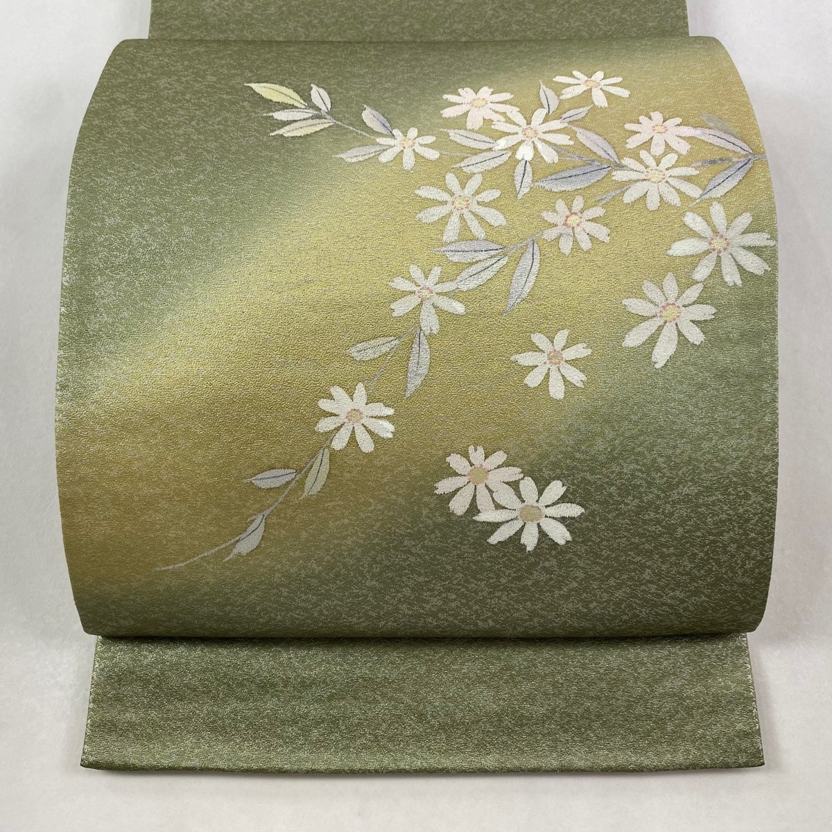 【美品】 袋帯 秀品 落款 枝花 箔 ぼかし 緑 お太鼓柄 正絹 【中古】拍卖