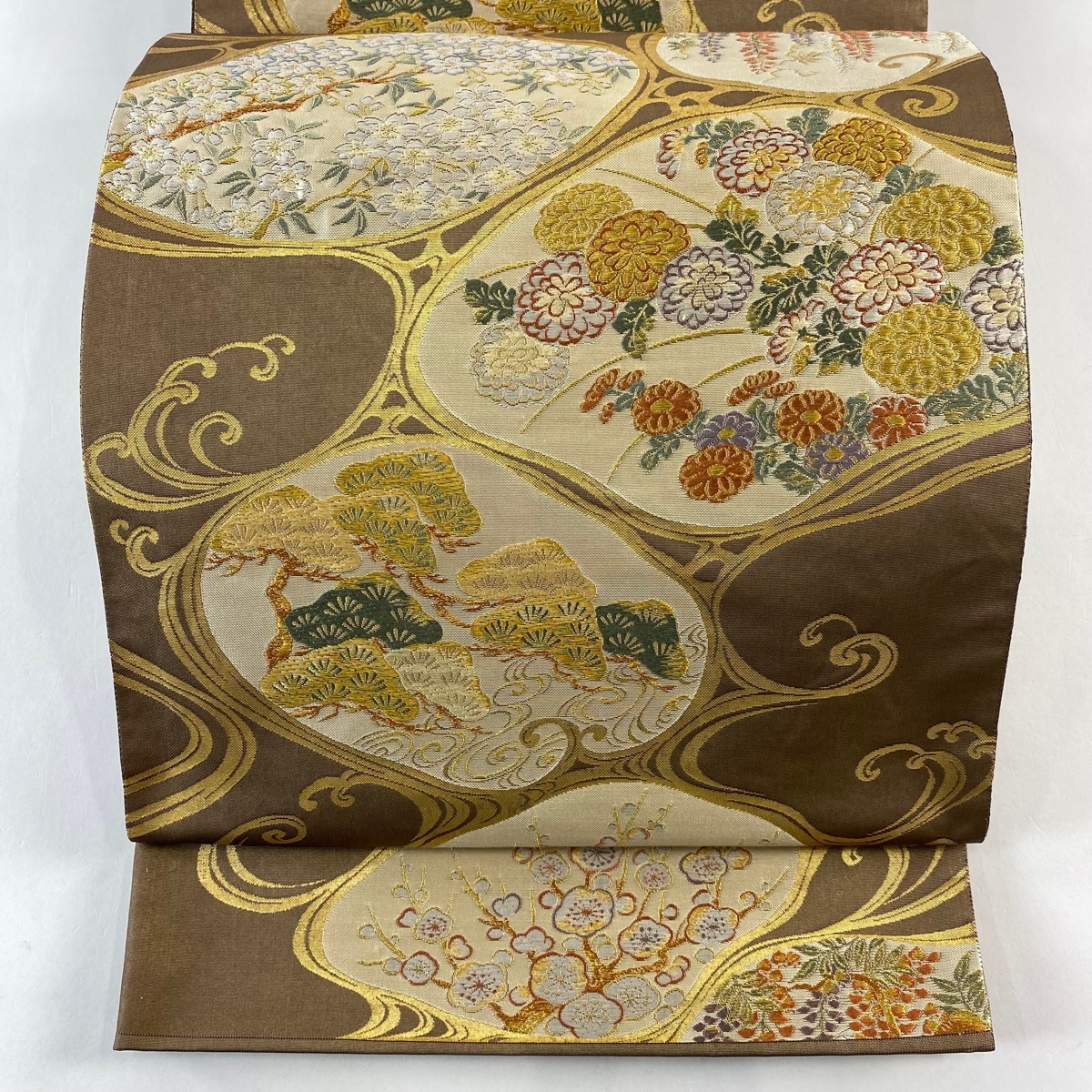 【美品】 袋帯 秀品 関西仕立て 草花 流水 刺繍 箔 金茶 六通 正絹 【中古】拍卖