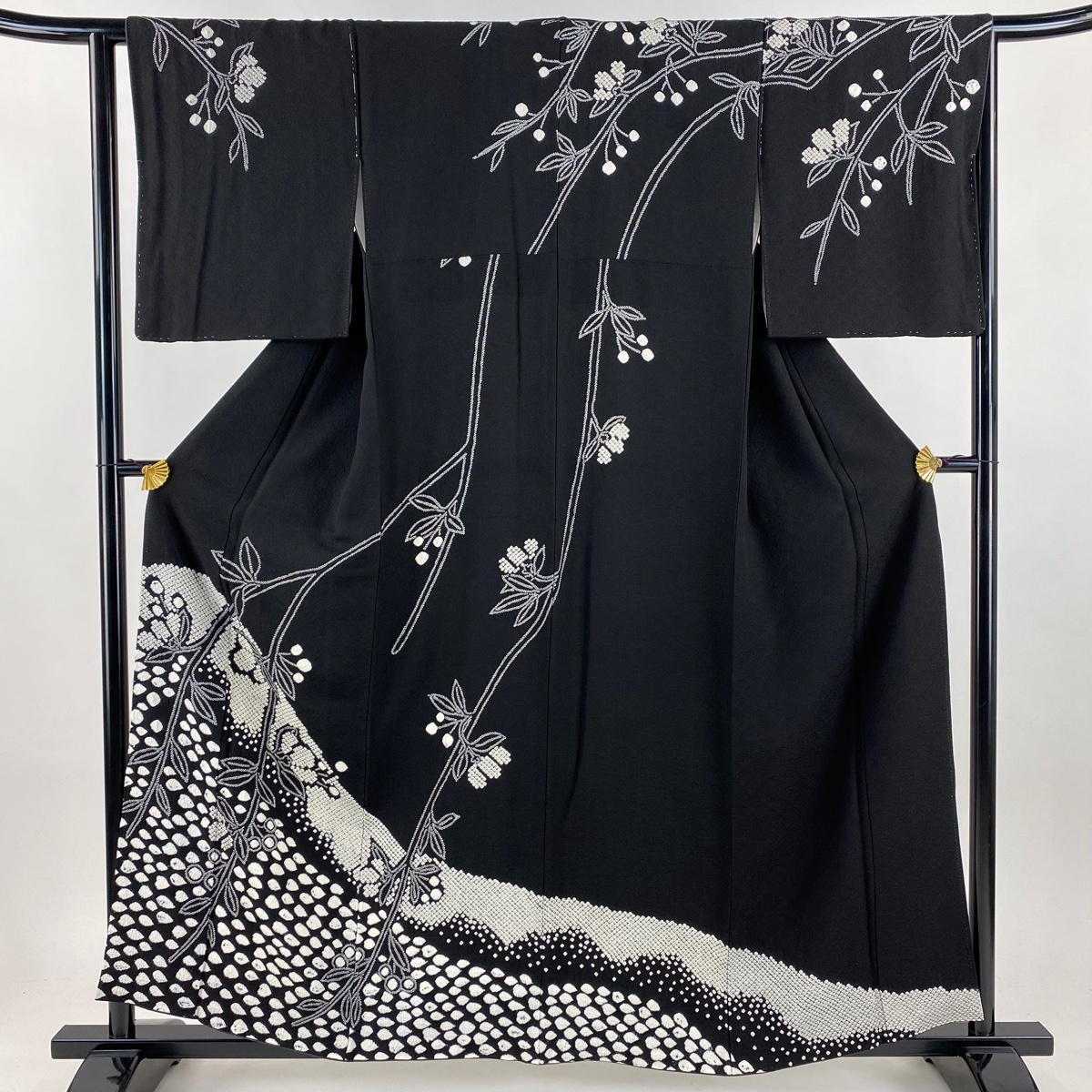 【美品】 訪問着 身丈159cm 裄丈64cm M 袷 枝花 幾何学模様 黒 正絹 名品 【中古】拍卖