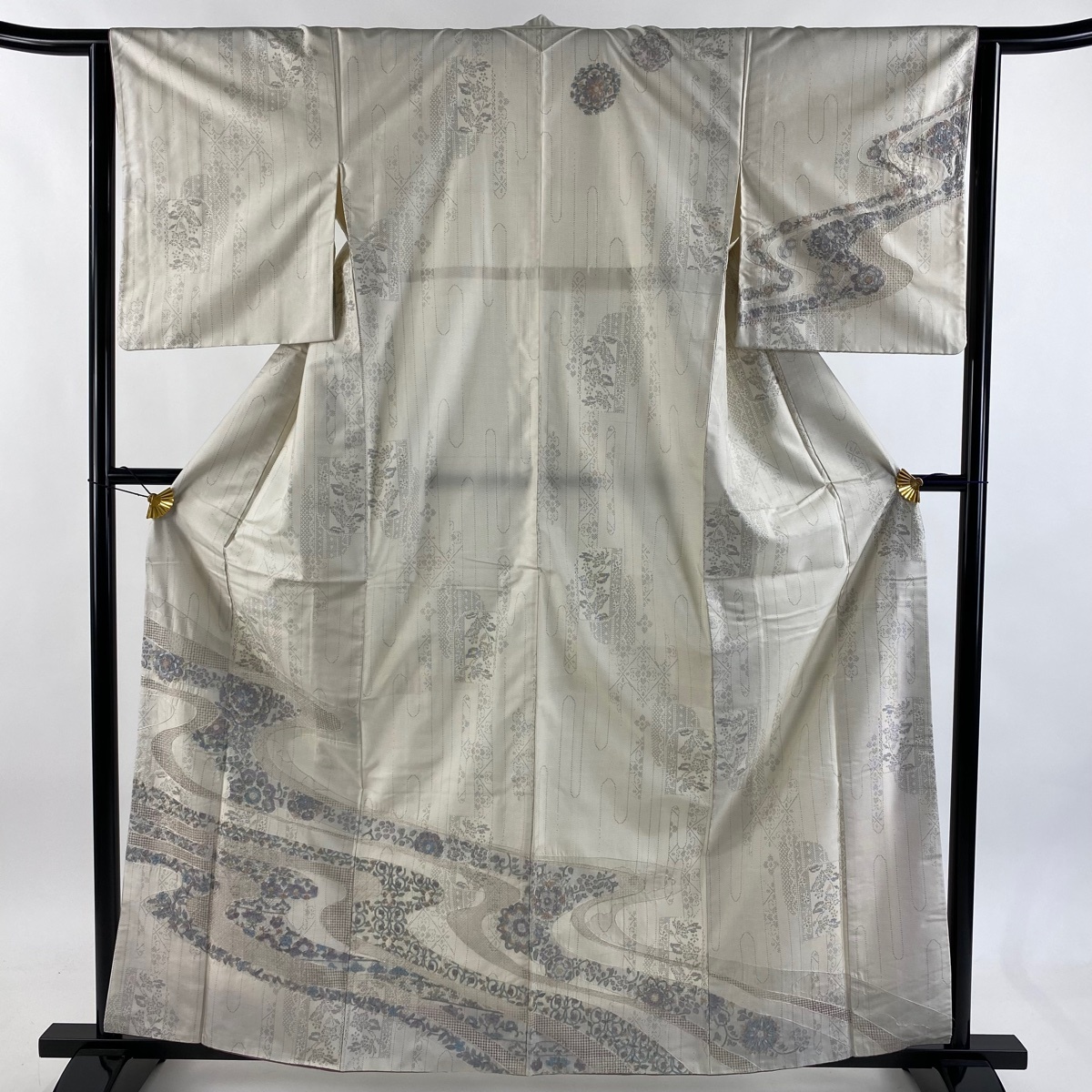 【美品】 訪問着 身丈162cm 裄丈63.5cm S 袷 華文 花唐草 刺繍 灰白 正絹 名品 【中古】拍卖