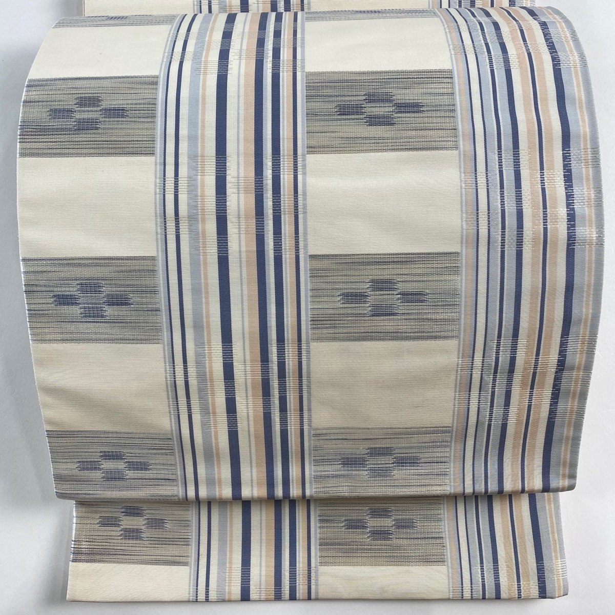 【美品】 袋名古屋帯 秀品 縞 幾何学 クリーム 正絹 【中古】拍卖