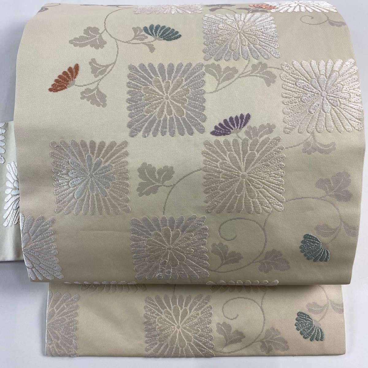 【美品】 名古屋帯 秀品 菊唐草 市松 唐織 ベージュ 正絹 【中古】拍卖