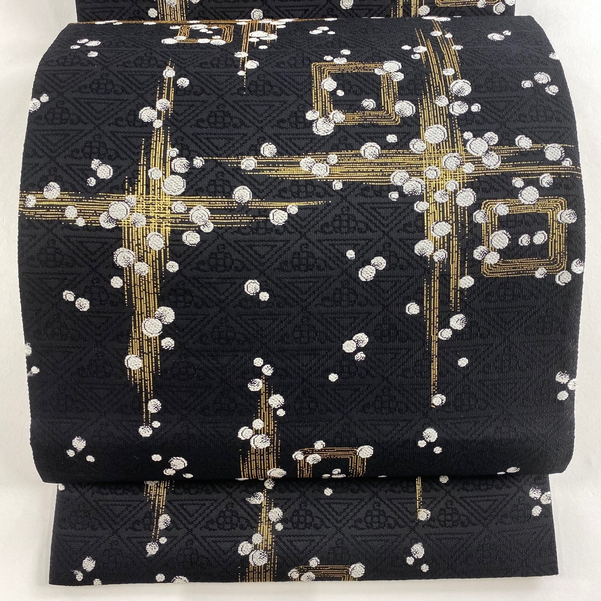 【美品】 袋帯 名品 幾何学 金糸 黒 六通 正絹 【中古】拍卖
