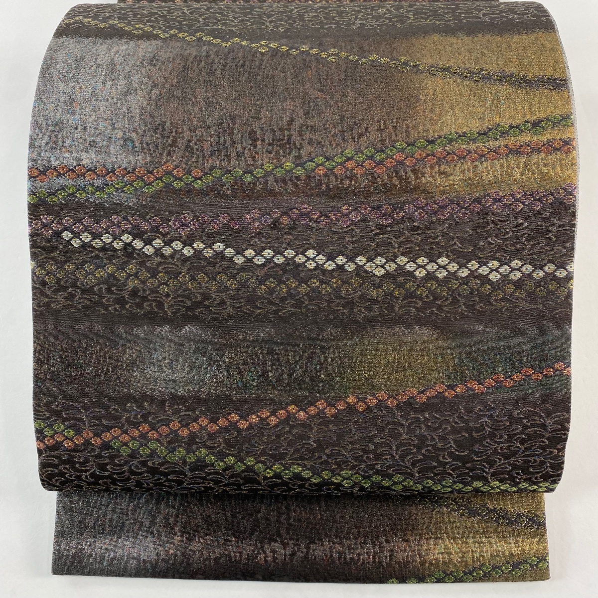 【美品】 袋帯 秀品 渡文 落款 葉柄 疋田柄 箔 金銀糸 茶色 お太鼓柄 正絹 【中古】拍卖