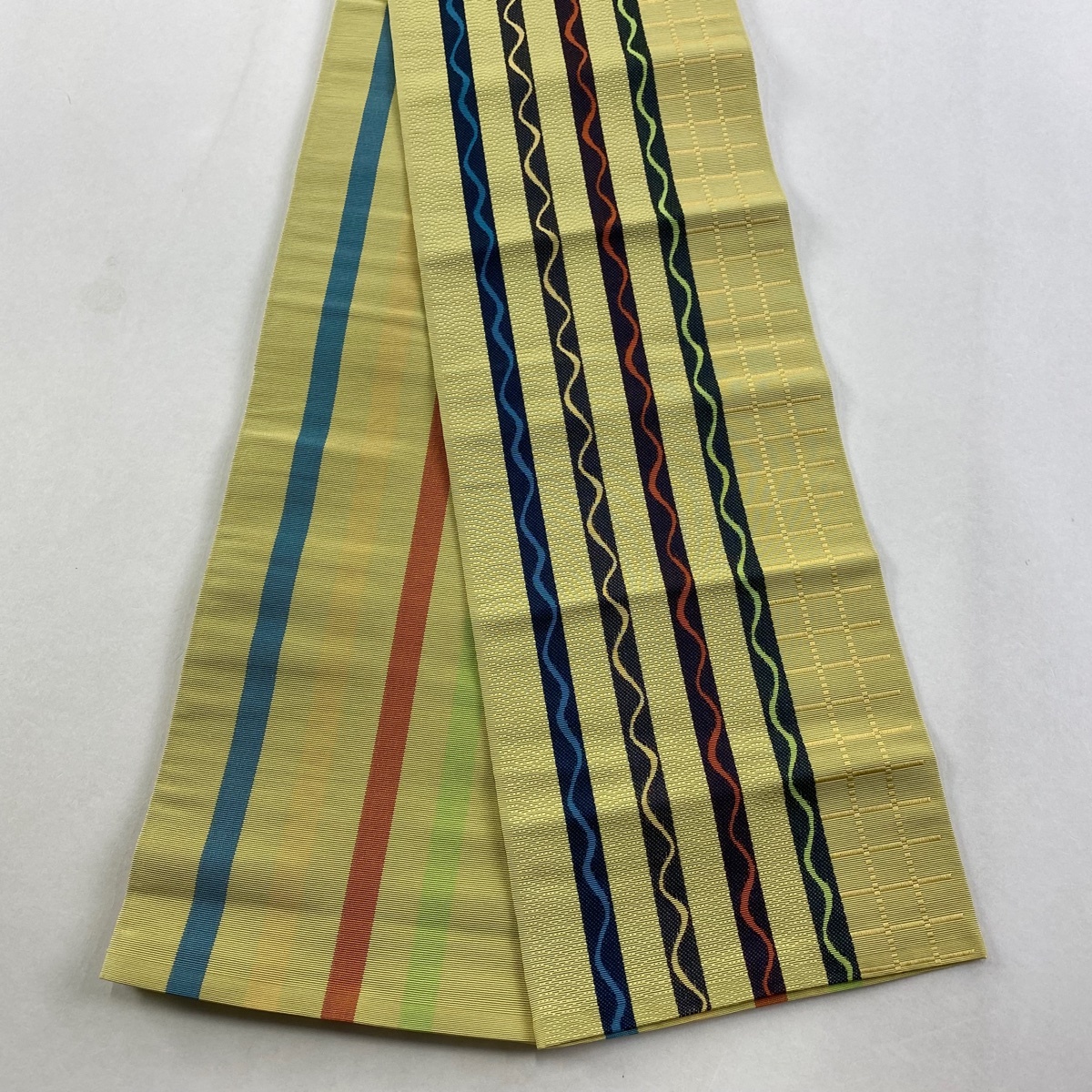 【美品】半幅帯 名品 証紙 博多織 よろけ縞 格子 黄緑色 正絹 【中古】拍卖