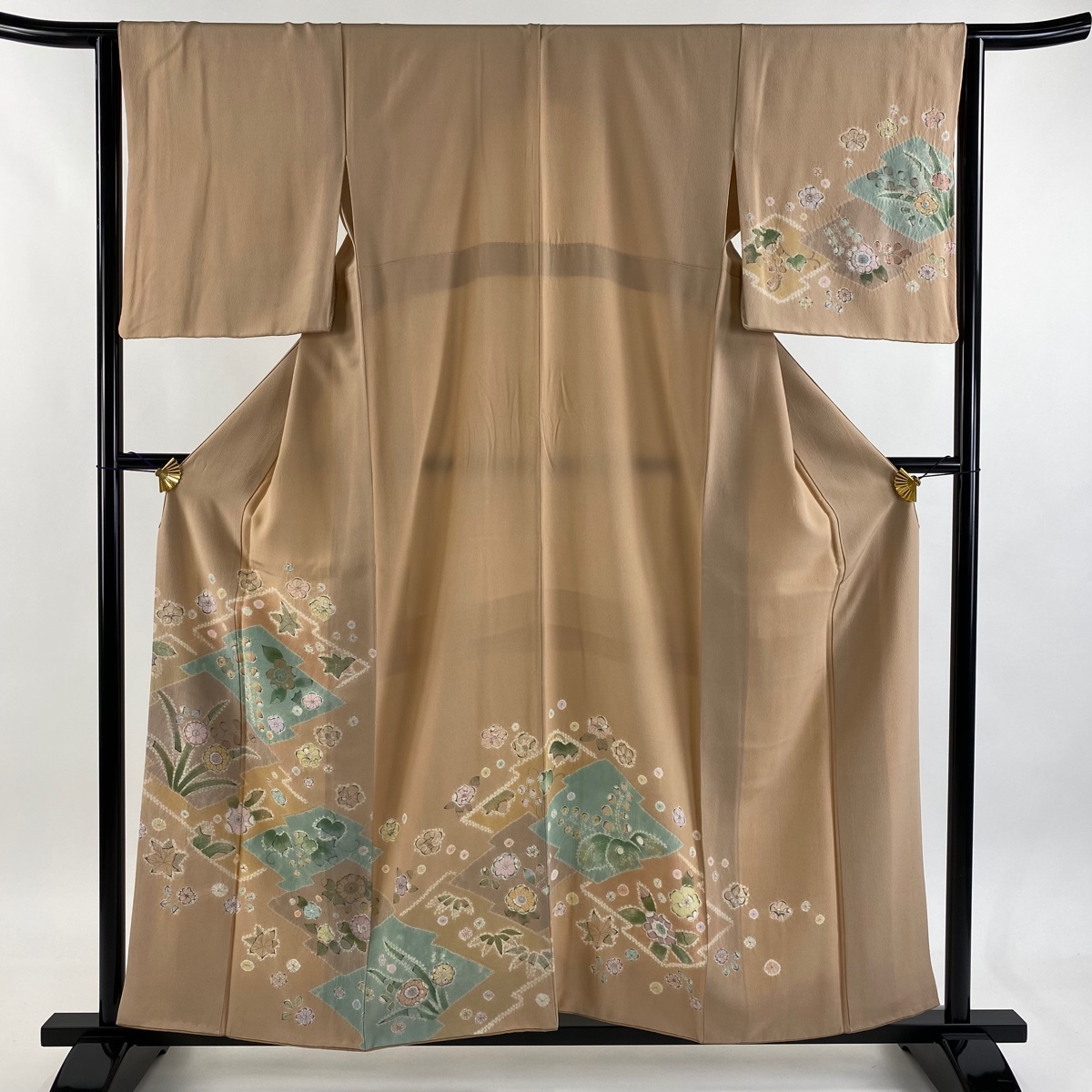 訪問着 身丈157.5cm 裄丈63.5cm S 袷 草花 松皮菱 絞り 薄オレンジ 正絹 秀品 【中古】拍卖
