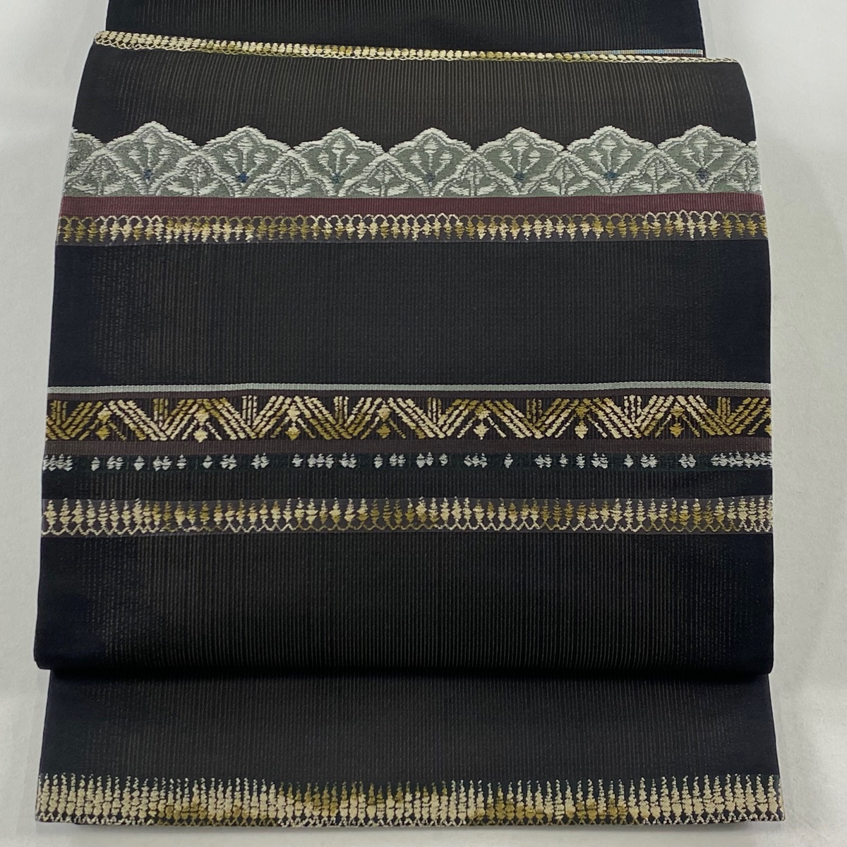 【美品】 袋帯 秀品 縞 幾何学模様 金糸 墨色 全通 正絹 【中古】拍卖