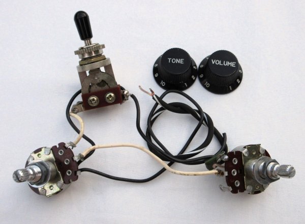 FERNANDES フェルナンデス トグルスイッチ&電装パーツ 2PU用電装パーツ ストラトノブ付き 84年製FERNANDES FST-50拍卖
