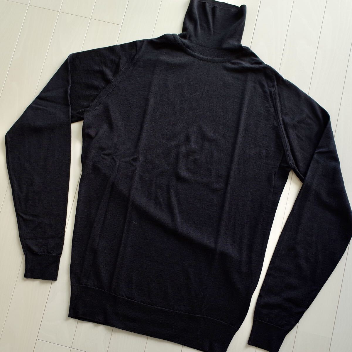 【新品未使用】JOHN SMEDLEY ジョンスメドレー タートルネックニット CHERWELL ブラック拍卖