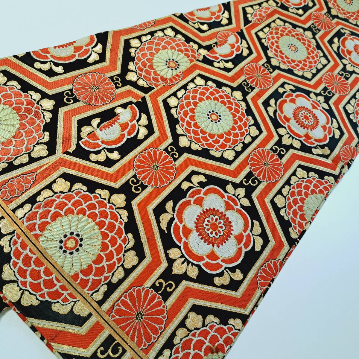 ■着物の越田■幅30 長さ396.5 正絹 アンティーク 丸帯 黒地 華文 金糸■め29J02拍卖