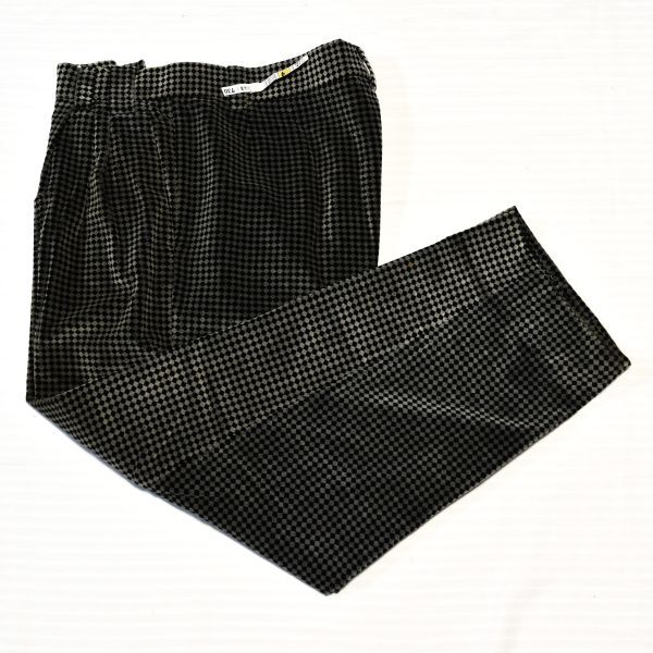 9★GIANNI VERSACE★イタリー製★ベルサーチ★ 高級光沢感あるシルバー黒のベロア とても素敵なセレブなパンツ 54・XXL W98拍卖
