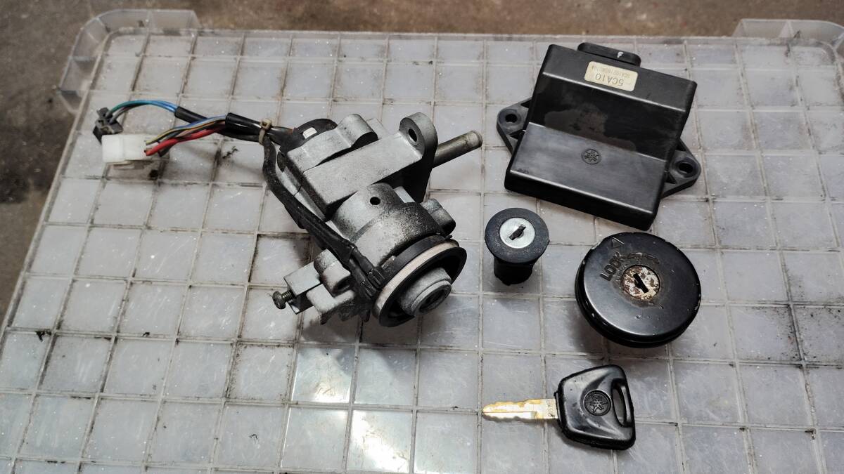 ヤマハマジェスティ125FI コマジェ 中古イモビキーセット メイン タンク グローブボックス 鍵1本 ON抜けあり拍卖