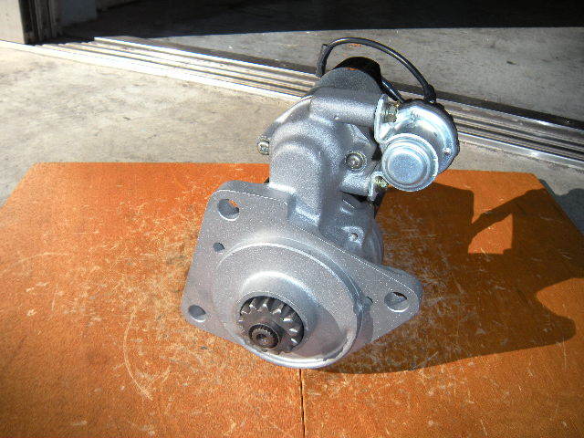 タイタン ディーゼル、WE系ZBエンジン用セルモーター(スターター)リビルト品 M3T56471、V101-18-400~C拍卖