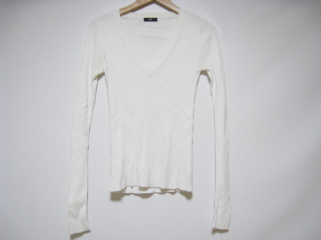 INED イネド トップス 長袖 Vネック 白 ホワイト サイズ9 シンプル拍卖