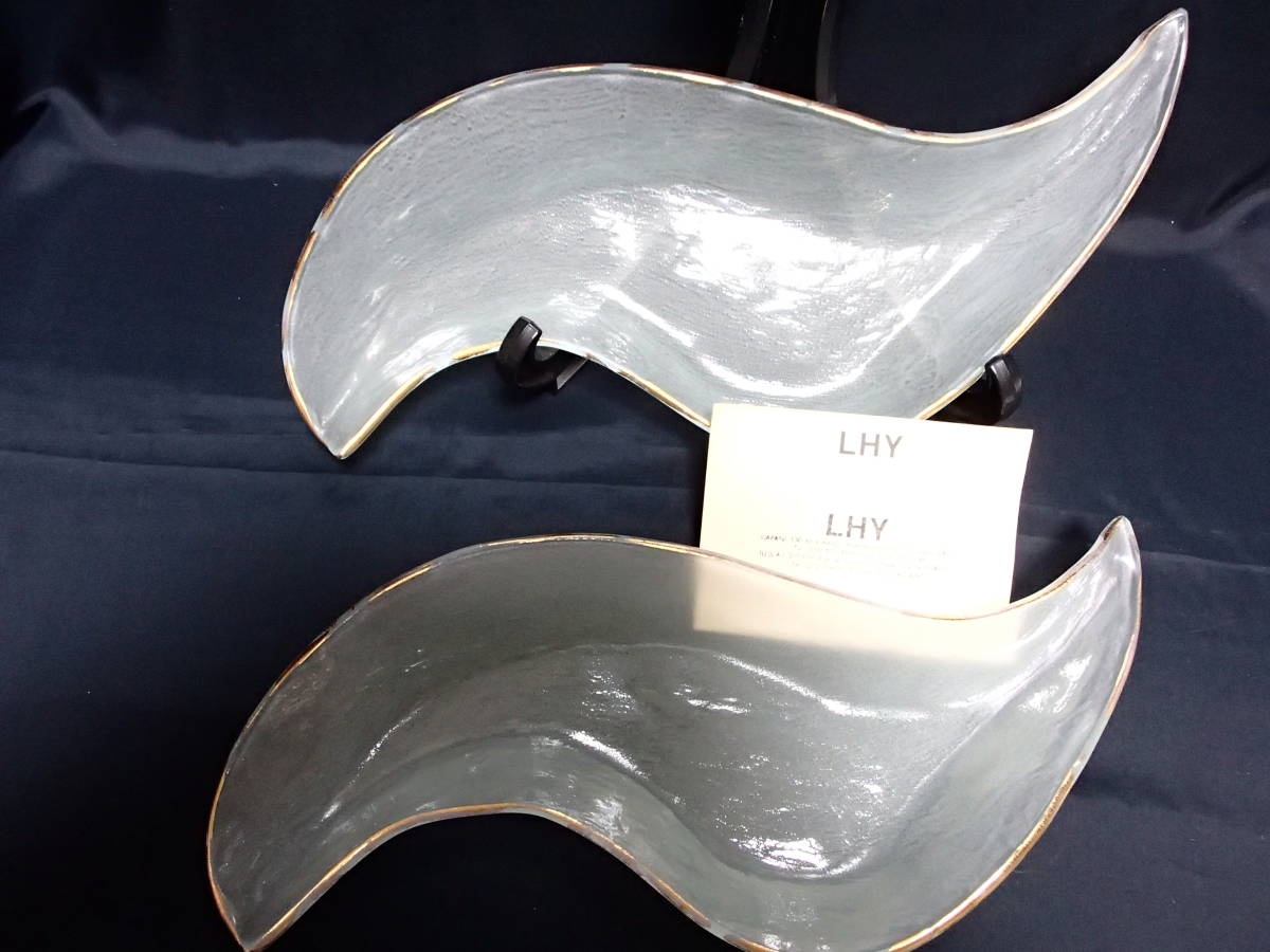 【オードブル皿・デザートセット・・・2枚】(31cm×12cm・・・大きめ)(縁にゴールドが点々と・・・)未使用・箱なし・美品拍卖