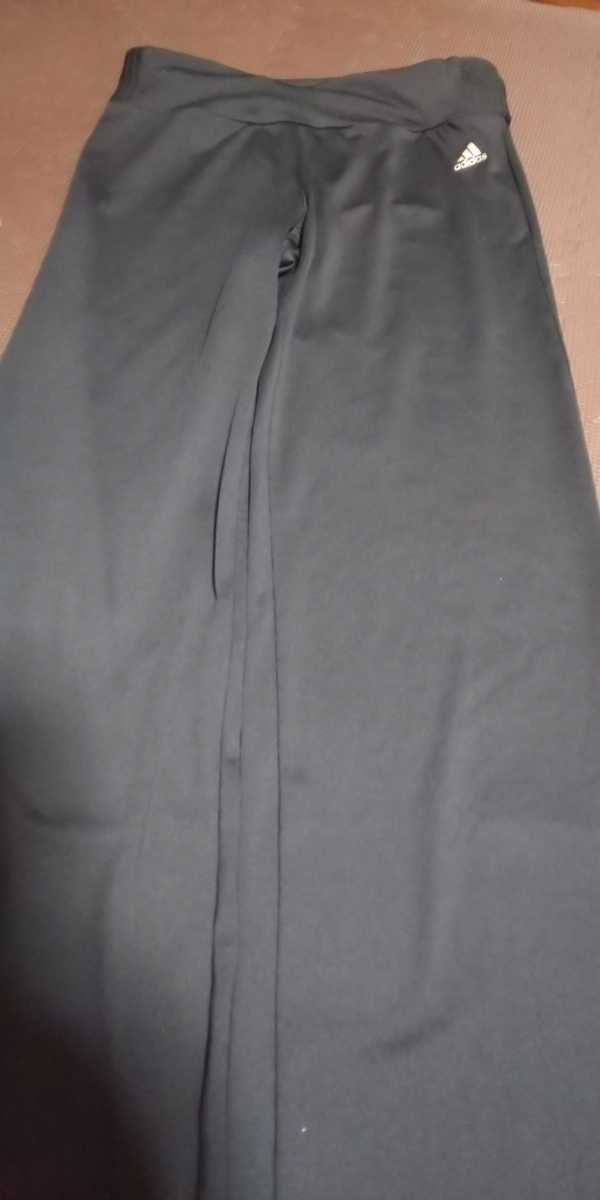 美品adidas黒、ロゴベージュ、ストレッチパンツ サイズM拍卖
