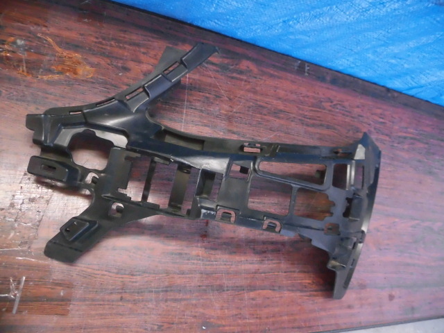 AM429 ベンツ W205 Cクラス フロントバンパーブラケット 左 A2058850765拍卖