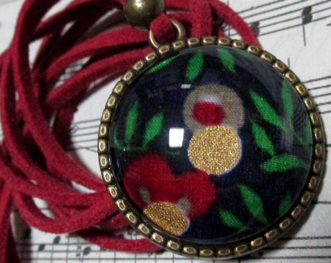 *リバティ 2020年クリスマス柄 Wiltshire Sparkle ウィルトシャー・スパークル ネックレス*チョーカー 果実柄 木の実柄 拍卖