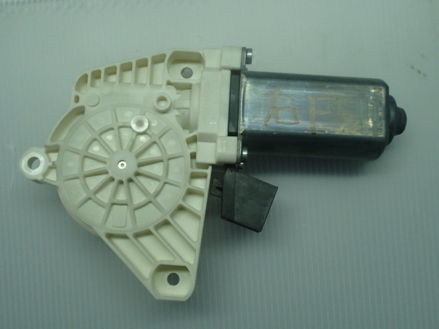 【2607】2006年式 ベンツBクラス B170 ブルーシルバー 右フロントドアモーター 右前モーター A1698201842拍卖