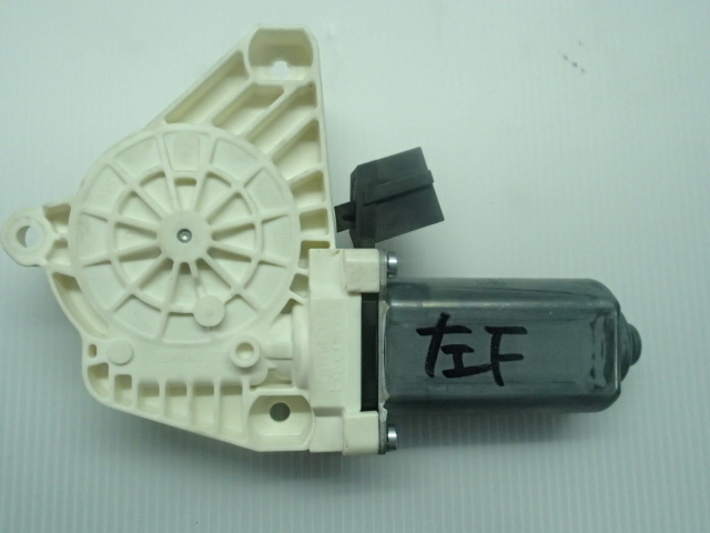 【2607】2006年式 ベンツBクラス B170 ブルーシルバー 左フロントドアモーター 左前モーター A1698201742拍卖