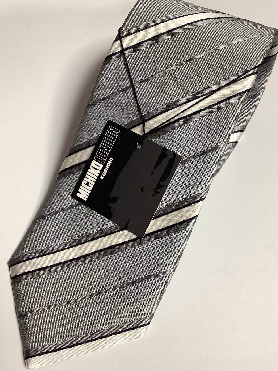 新品ミチコロンドン日本製ネクタイ( ^∀^) シルバーグレーと白ラインストライプ シルク100% 京都の高級生地使用拍卖