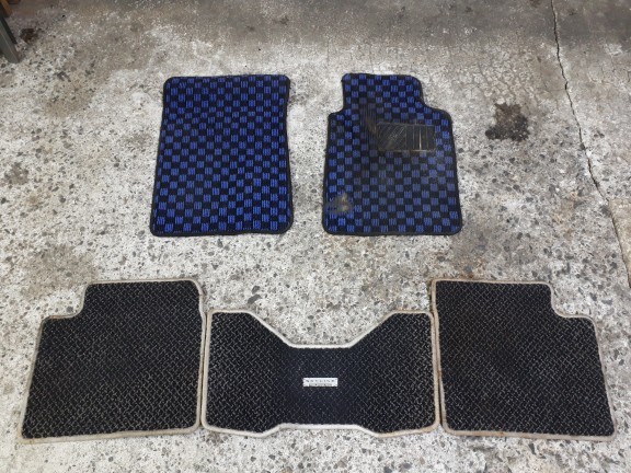 R33スカイライン 4ドア用 フロアマット拍卖