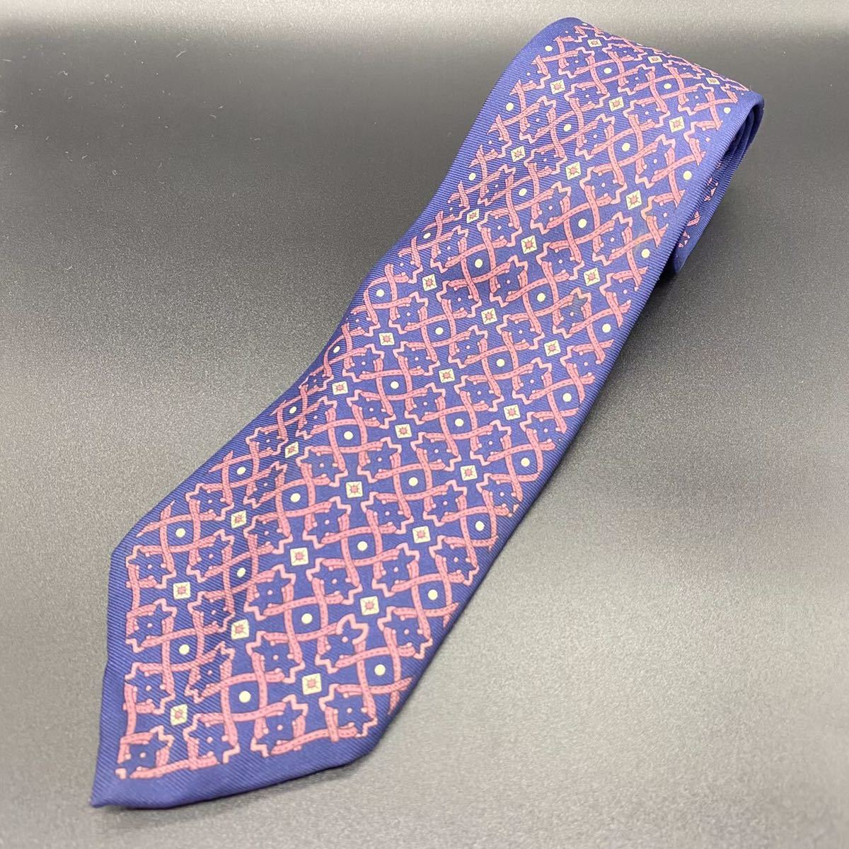 milaschon ミラショーン 額縁 シルクネクタイ拍卖