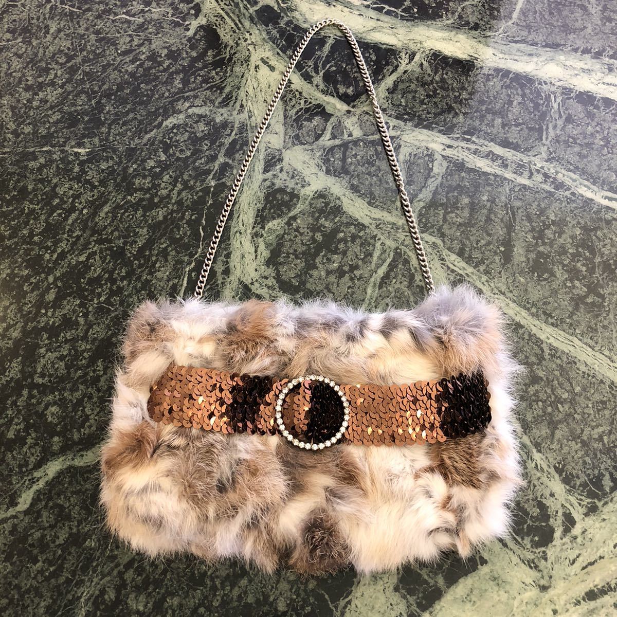 【新品】チェーンショルダーバッグ★ラビットファー パーティーバッグ スパンコール ブラウン キラキラ 冬物 クラッチバッグ 茶色拍卖