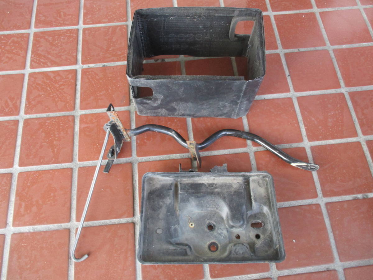 タントカスタムL385S純正バッテリー固定ステーL375Sバッテリー ケースKFターボ保護カバー部品取り車あります ブラケット棒ボルト拍卖