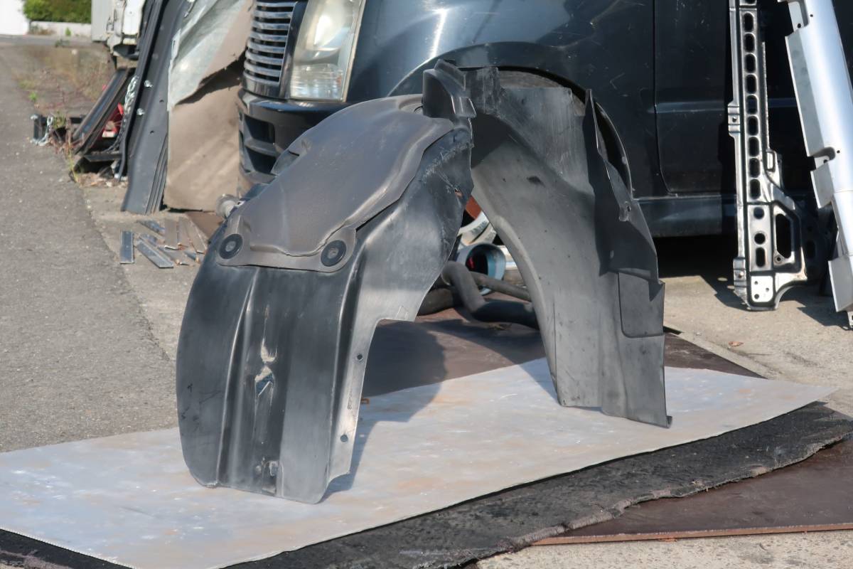 H10 E-932A1 アルファロメオ 156 E/G 32401 V6 2.5 右ハンドル 純正 フロント 右側 インナーフェンダー ライナー / 96500km拍卖