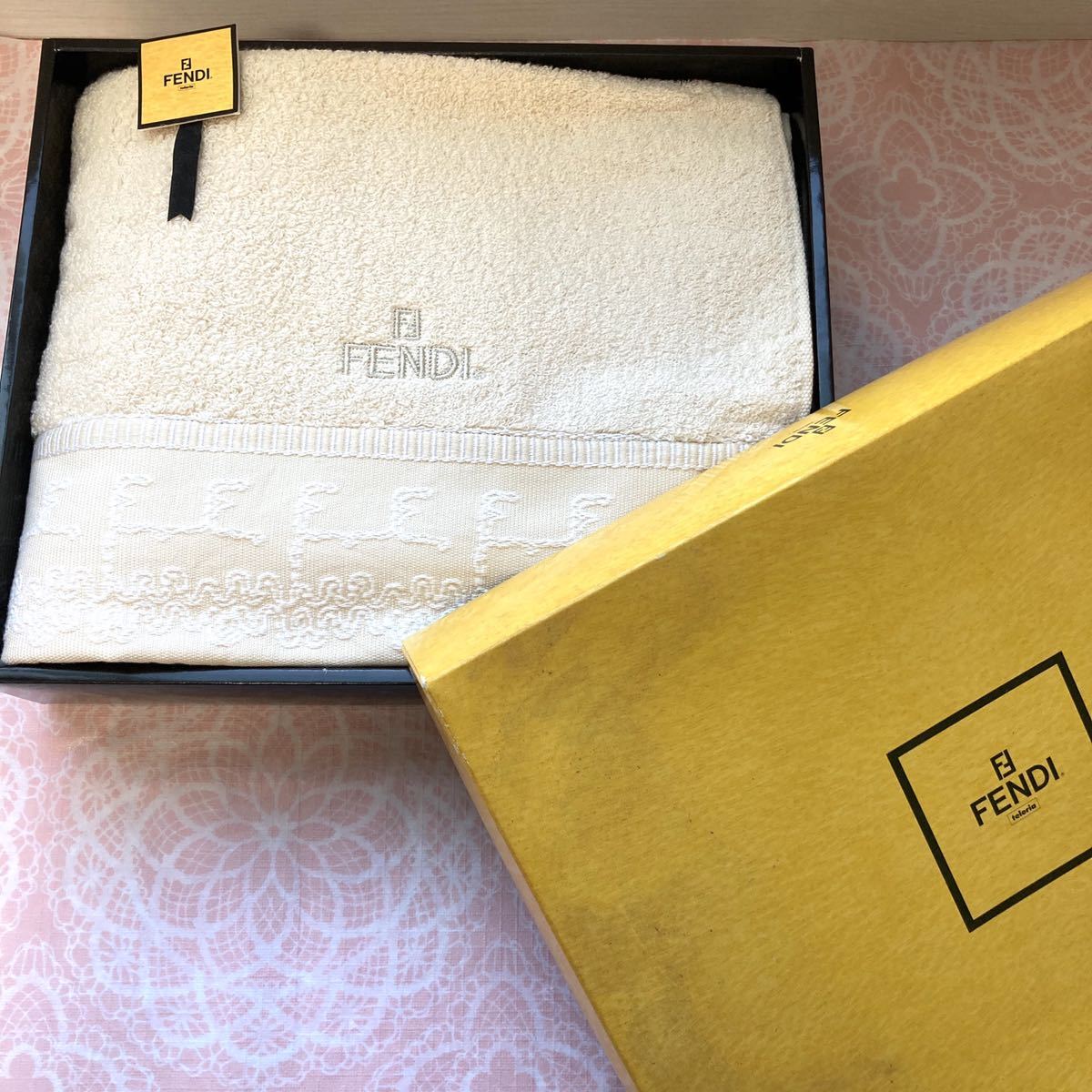 新品/FENDI/バスタオル/正規品/フェンディ/ズッカ柄/茶系/未使用/箱なし/匿名発送/即決あり/タオル/べージュ拍卖