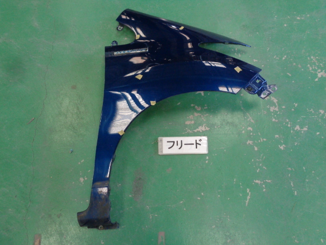 フリード GP3 右フロントフェンダー 即決 5158拍卖
