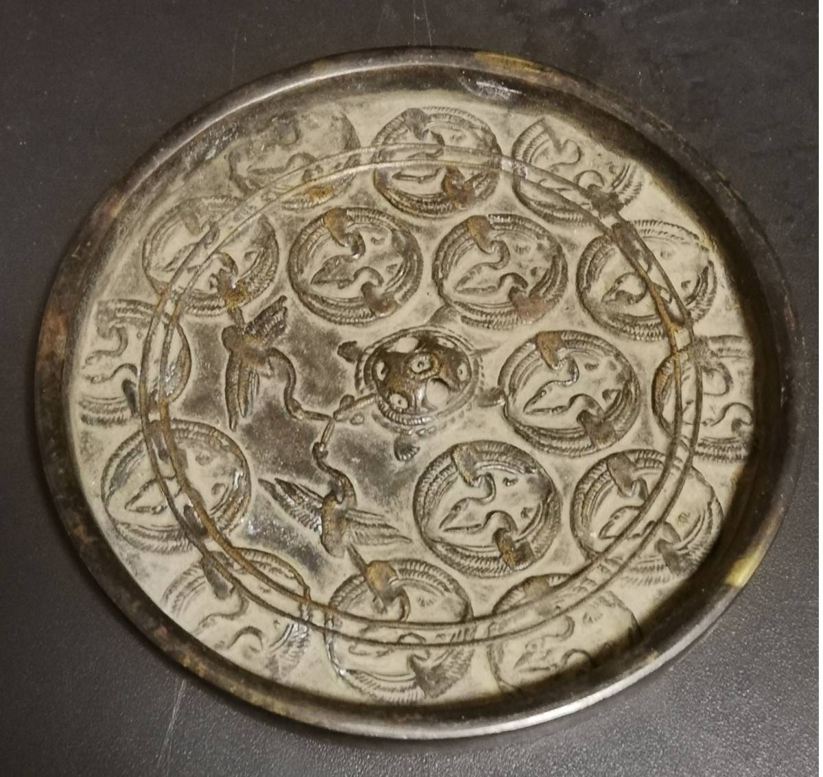 時代保証 ◆ 室町時代 古銅 花鶴亀彫 古鏡 円鏡 / 時代金工美術古玩唐物唐鏡銅鏡円鏡拍卖