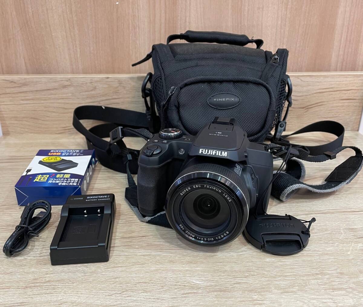 FUJIFILM 富士フィルム FinePix S1 デジタルカメラ 充電器 ケースセット 通電確認済み 現品限り 現状お渡し拍卖