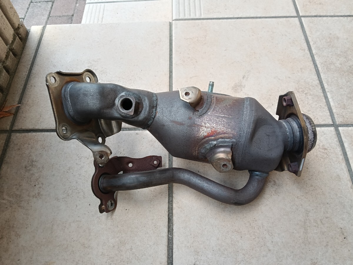 トヨタ 純正 ヤリスクロス 6AA-MXPJ10 ハイブリッド Z グレード 触媒 コンバーター 12/2①拍卖