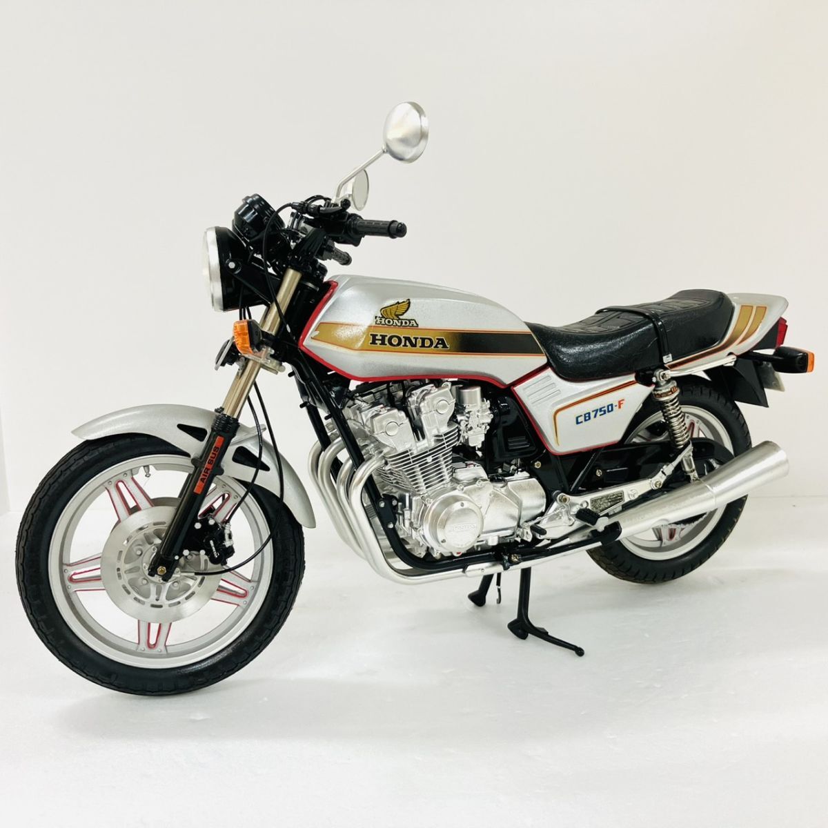 T274-SG8-861【引取推奨】HONDA CB750-F ホンダ プラモデル 模型 バイク 完成品模型 1/6スケール相当 バイクモデル 空冷4気筒 SA拍卖