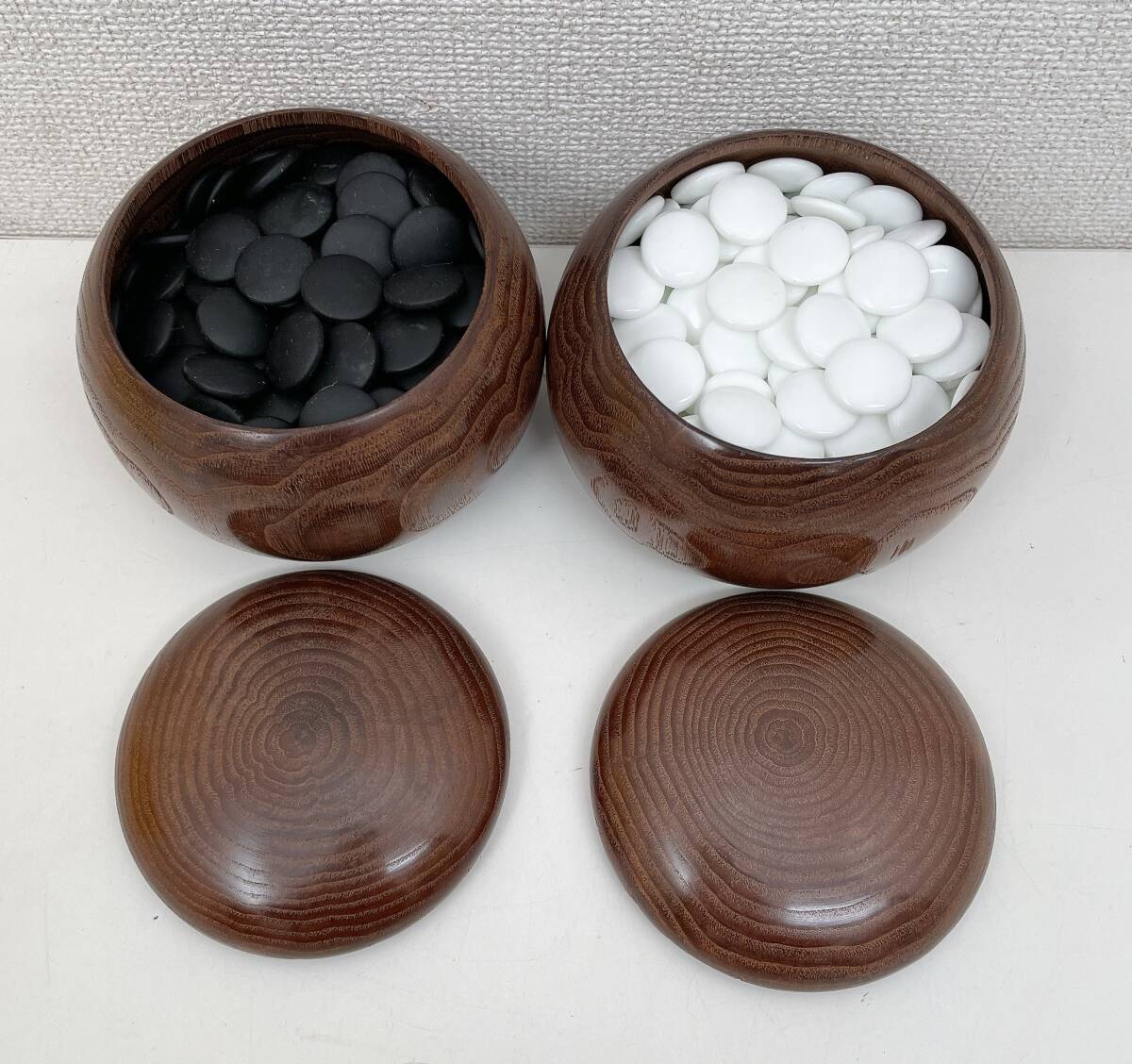 囲碁道具【■碁石 -白 22mm 180個・黒21mm 179個】碁箪 入/趣味/勝負/ゲーム現状品/A711-388拍卖