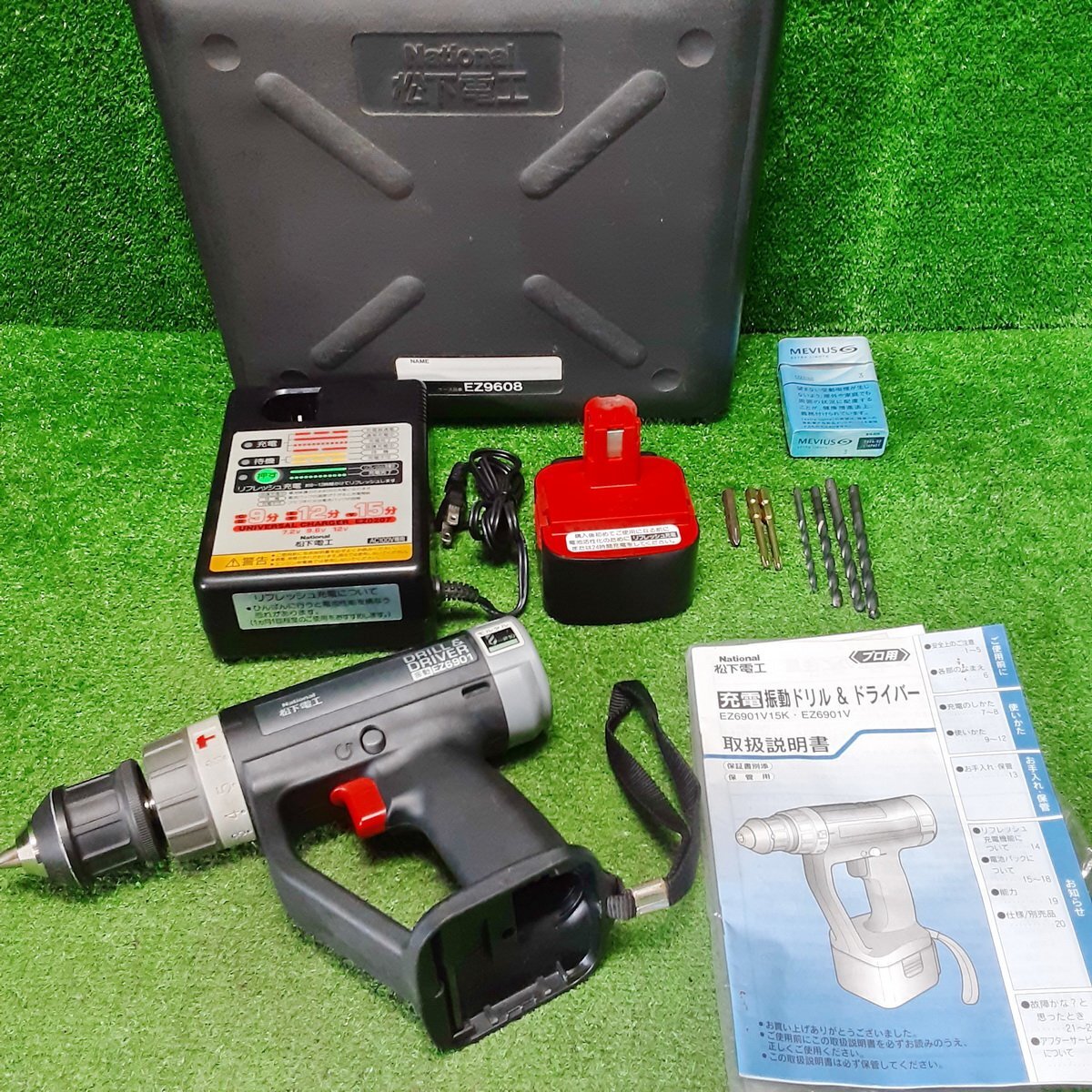 士友c890 ナショナル ■充電式2スピード変速振動ドリルドライバー 「EZ6901」ドリル/振動可 速度2段階切替可 取説、ビット、 ケース付き拍卖